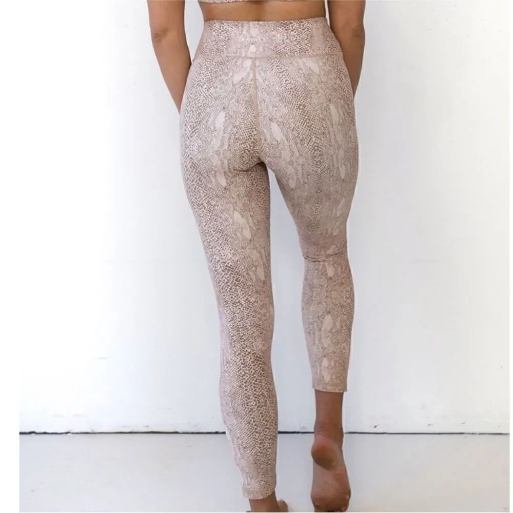 Kavala snakeskin leggings size XL NWT